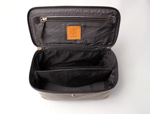 Saddler Palmqvist Wash Bag-Bags-Classic fashion CF13-Classic fashion CF13