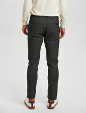 Load image into Gallery viewer, Gabba - PAUL KD3920 BLACK HOUND CHINO PANT

