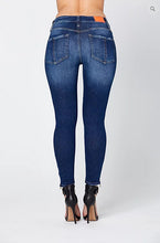 Load image into Gallery viewer, O-SWEE&#39; NO GRAVITY JEANS
